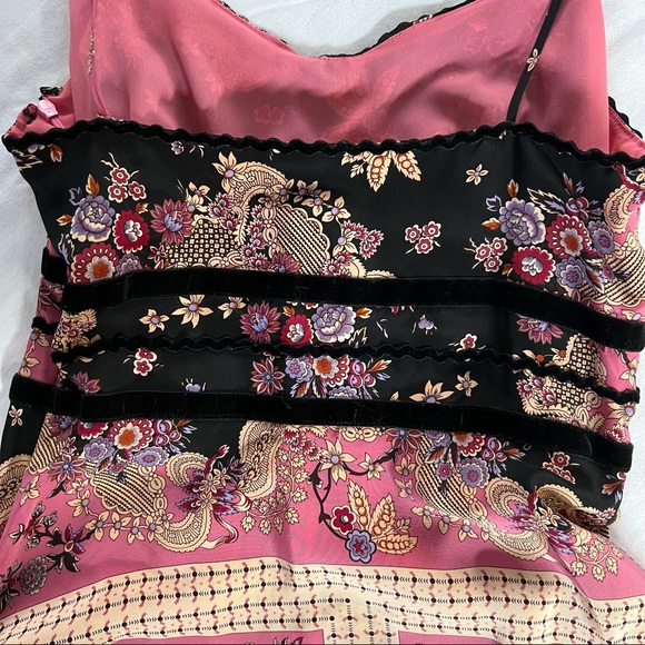 — - Picture 2 of 4